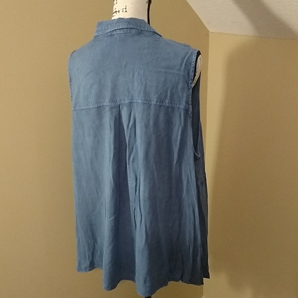 Top - Picture 2 of 2